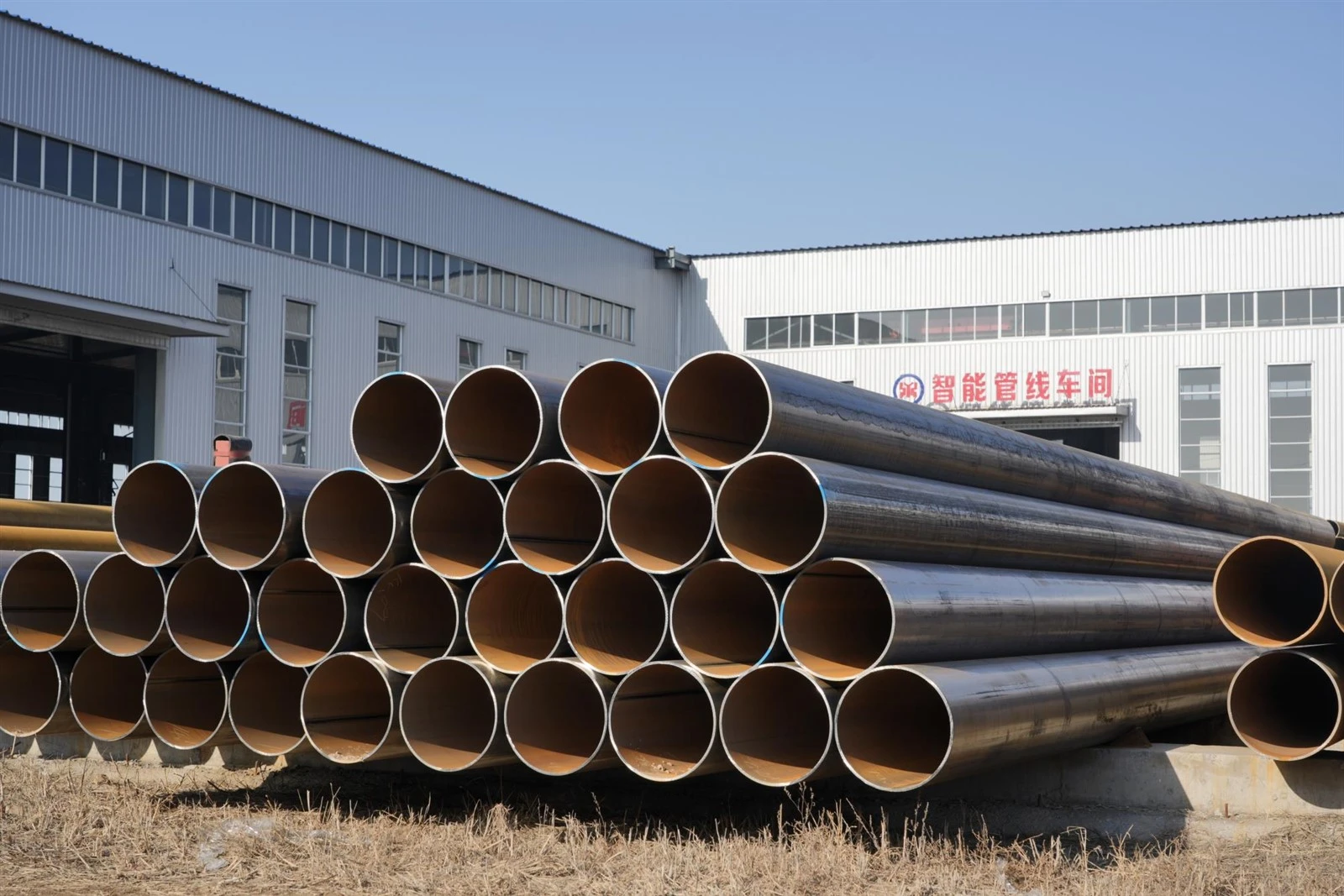 Why LSAW Steel Pipes Are Widely Used in Oil And Gas Engineering